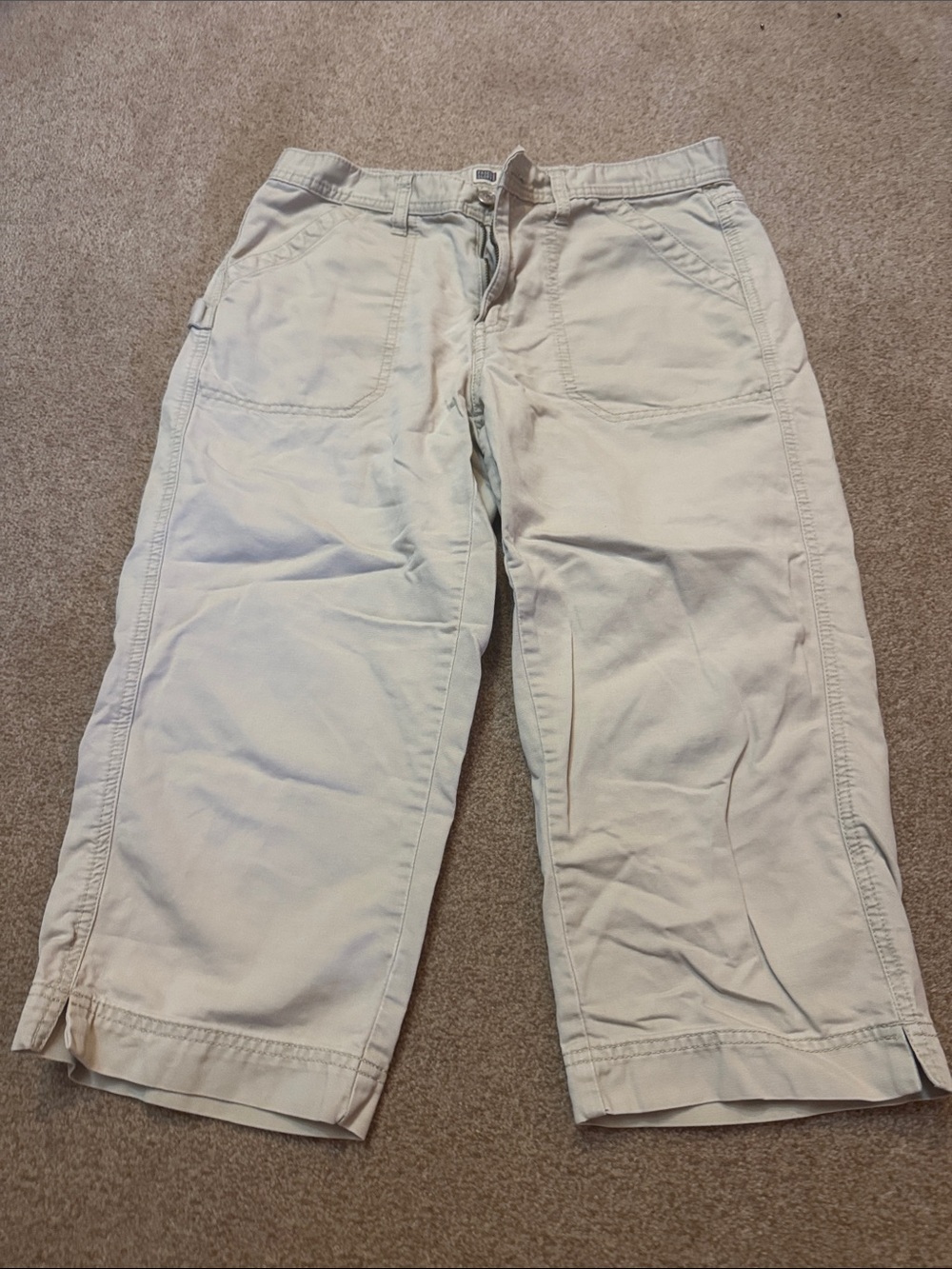 Faded glory size 6 women’s Cream capri pant